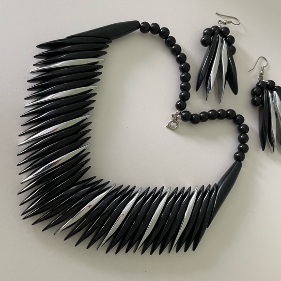 Vintage long bead necklace with matching earrings - Picture 2 of 2